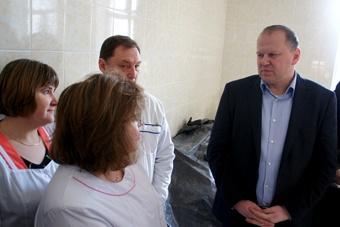 Подрядчик, ремонтирующий правдинскую больницу, исчез с объекта 1,5 месяца назад